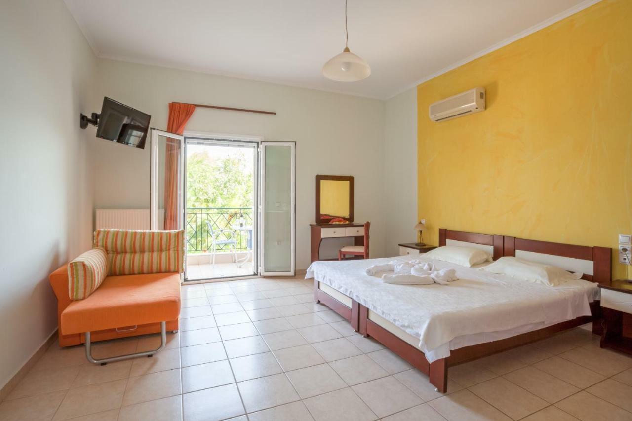 Lazaratos Hotel Kouvalata Buitenkant foto